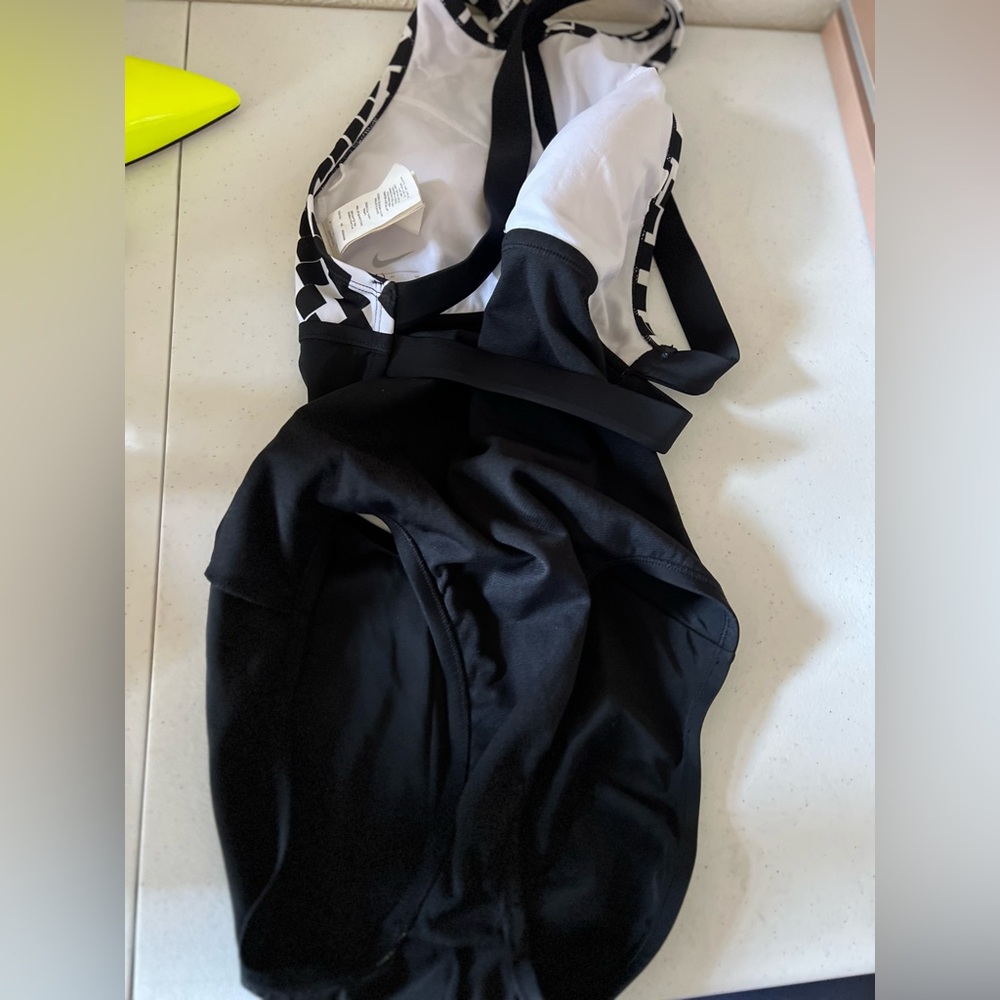 nike swimsuit one piece Women’s Medium Black White Stripe Solid Criss Cross Back - Picture 7 of 8